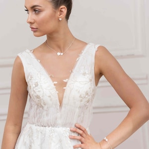 Collana da sposa Boho, Gardania, collana da sposa con fiori di madreperla, collana da sposa con fiori, gioielli da sposa romantici, collana da sposa boho immagine 2