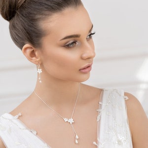 Mother of pearl flower bridal earrings, Hana hoop earrings, romantic flower bridal earrings, boho bridal earrings, ivory flower wedding image 3