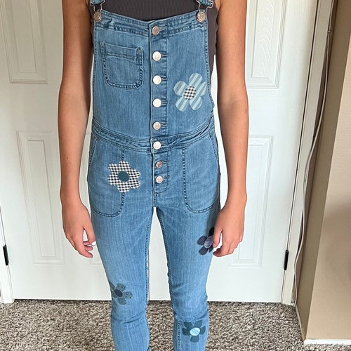 Appliqué flower BDG (Urban Outfitters) overalls. Boho Chic. Handmade. Skinny Jeans. Size shops 27.