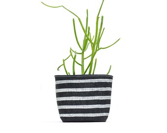 White Stripe on Denim Planter, 4", Blockprint on Denim Bucket
