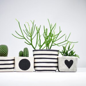 Heart Linen Planter for Succulents and Cacti, 3 Small Size, Black Heart Blockprint on Natural Linen zdjęcie 6