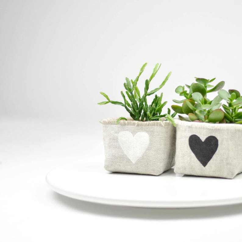 Heart Linen Planter for Succulents and Cacti, 3 Small Size, Black Heart Blockprint on Natural Linen zdjęcie 7