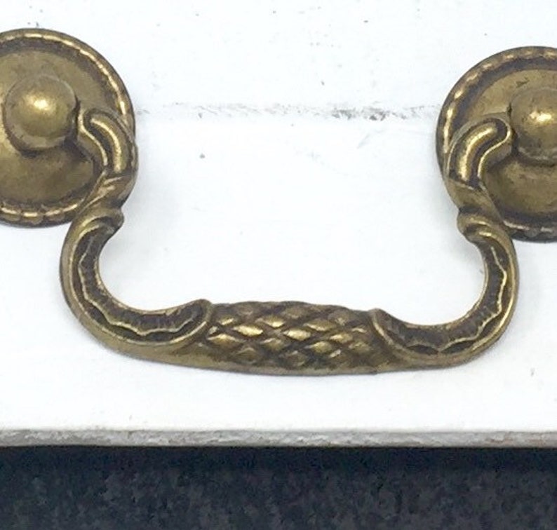 BRAND NEW VINTAGE NATIONAL LOCK DRAWER PULL FRENCH GILT R632 BRASS FINISH 3-1//2/"