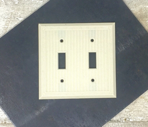 Brown Eagle BAKELITE Tuxedo Ribbed 2 Gang Wall Cover Plate Outlet Switch Vintage