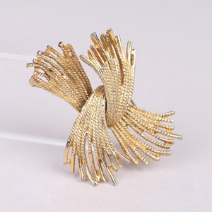 VTG Chunky Gold Colored Metal Brooch