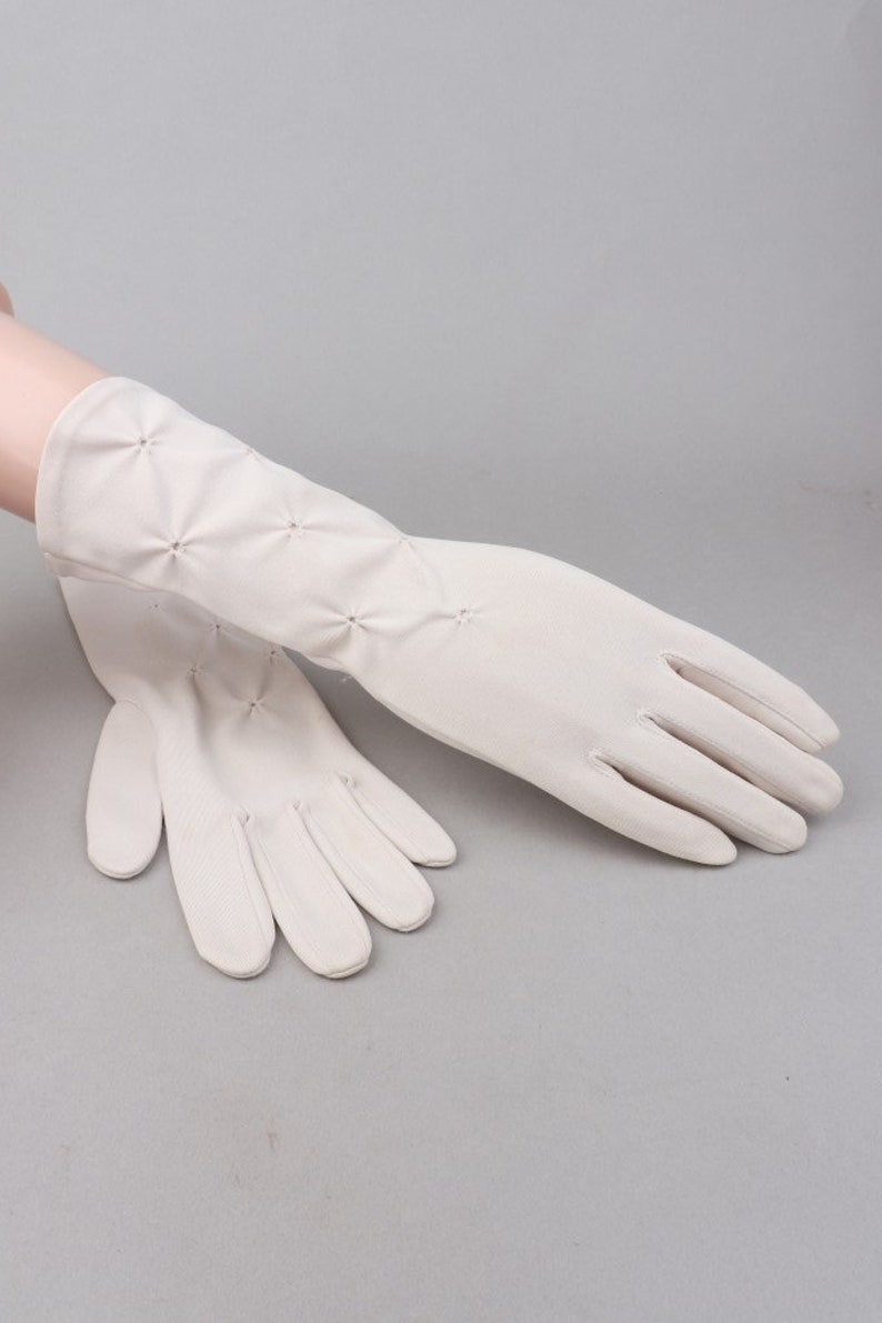 Vtg 1950-60s Off White -M- Fashionable mart S L Gloves
