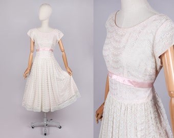 Robe années 50 en dentelle florale et ruban rose VTG | S