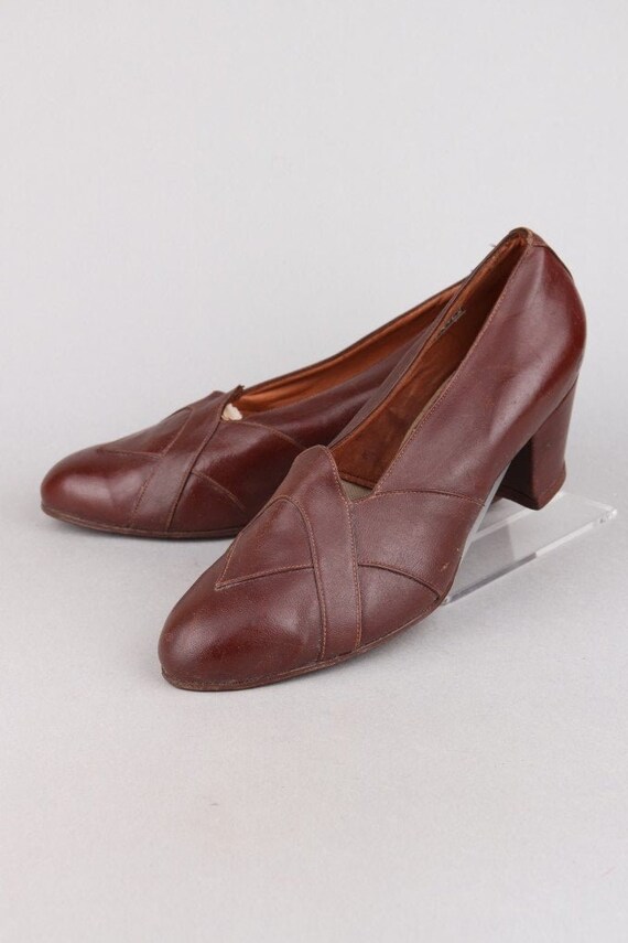 Vintage 30s - 40s Chocolate Brown Leather Pumps |