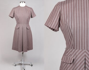 Vtg Début des années 1960 Gris rayé 'Patty Petite' Robe | M - 74cm - taille 29''