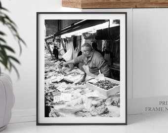 Fish stall print, Seafood restaurant print A4, Fish market, Kitchen wall art, Food lover chef print 16 x 20, Restaurant dining print 8 x 10