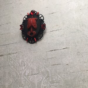 Gothic Brooch with Torso in Rotten Red image 2