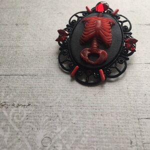 Gothic Brooch with Torso in Rotten Red image 3