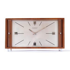 Reloj de mesa KIENZLE de mediados de siglo, estilo Bauhaus moderno, estilo era espacial atómica, escritorio de los años 60, repisa, Alemania, nogal, batería