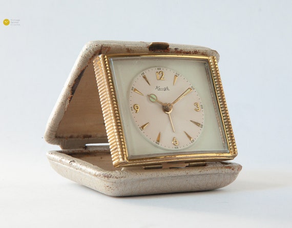 Exquisiter 1930er KIENZLE Reisewecker mit Box Mechanisch Art Deco Wecker Pocket Auzugswecker 1day Leder OVP