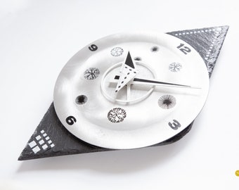 ユニークな90年代抽象画家による箱入り時計、壁掛けメタルオプアート