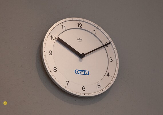 BRAUN Oral-b Abw 31 Wall Clock Type 4861 Millennium Edition