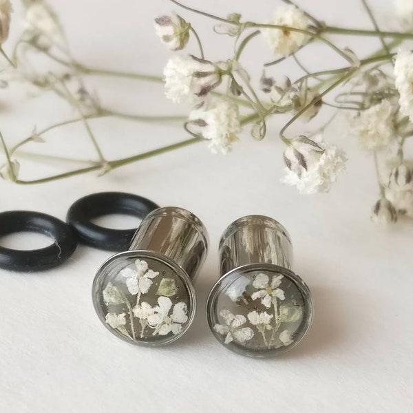 Floral Ear Plugs 6, 7 ,8 or 9mm (2g, 1g, 0 Gauge & mid-sizes) Baby's Breath + Cream Flower Single Flare Stretchers-Handcrafted READY TO SHIP