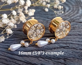 Gold 0 Gauges Dangle Plugs, Faux Pearls & Real Flowers, Wedding Bridal Floral Stretchers, 8mm / 0g+, Handcrafted to Order