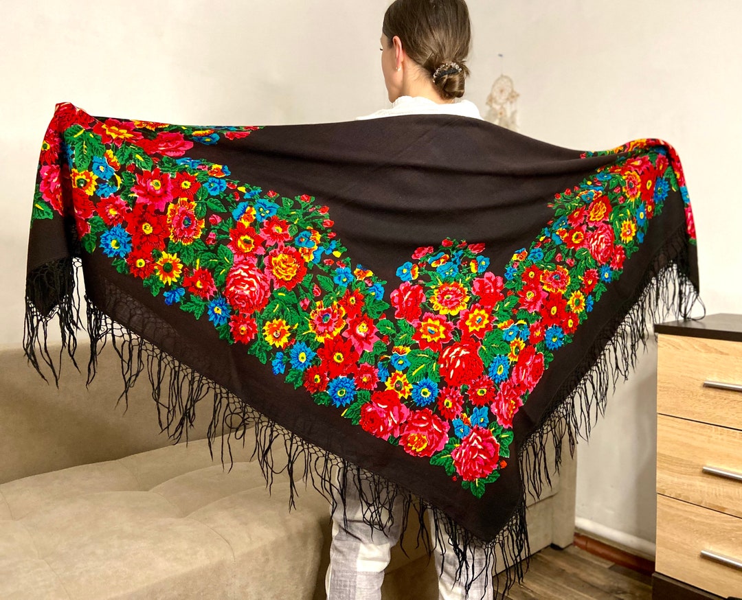 Large Vintage Ukrainian Floral Wool Fringed Shawl, Romania Woman Scarf ...