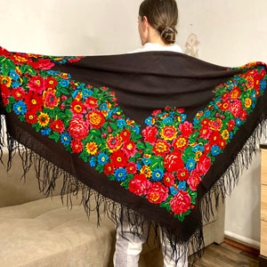 Large vintage Ukrainian floral wool fringed shawl, romania woman scarf, Polish Slavic folk shawl, flamenco Frida Russian Wrap, Pavlo Posad