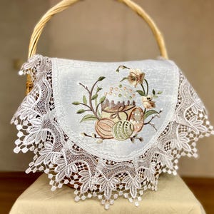 刺繍入りリネンイースターバスケットカバー、ウクライナ製ルシュニクテーブルランナー、ヴィンテージパスカ装飾