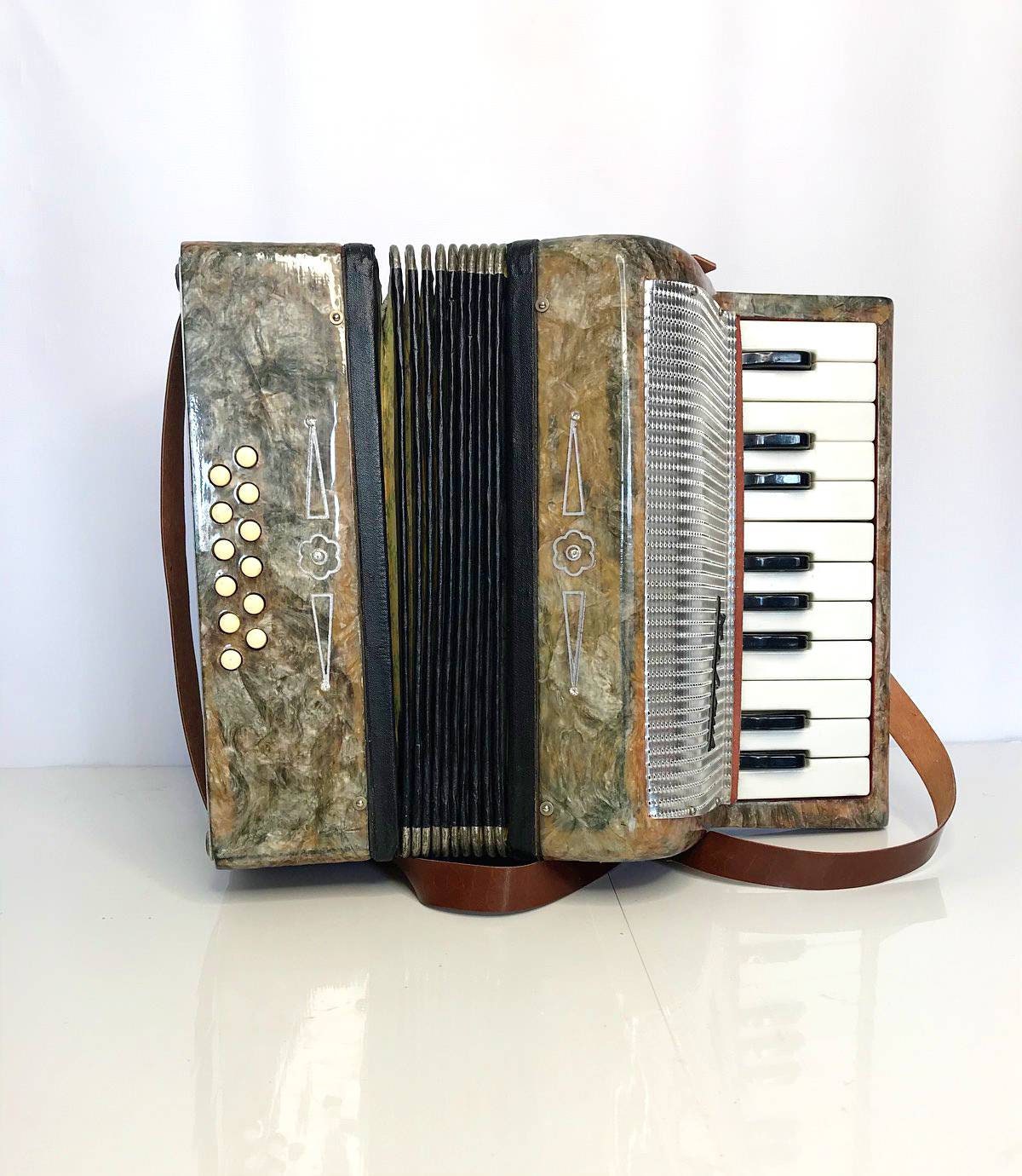 Musical Instrument Accordion Vintage USSR 1980s Small Children's Accordion  Keyboard Instrument Real Home Decor Gift -  Israel