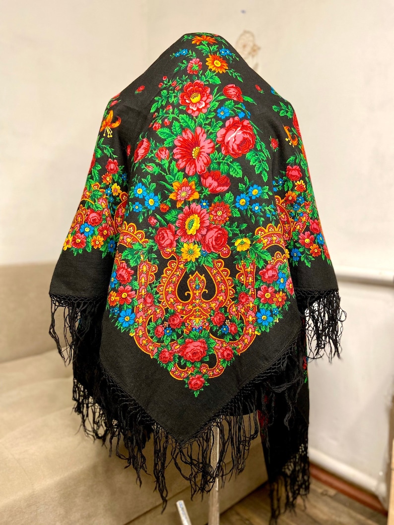 Big Pavlovo Posad Black Fabric Vintage Ukrainian Large Wool - Etsy