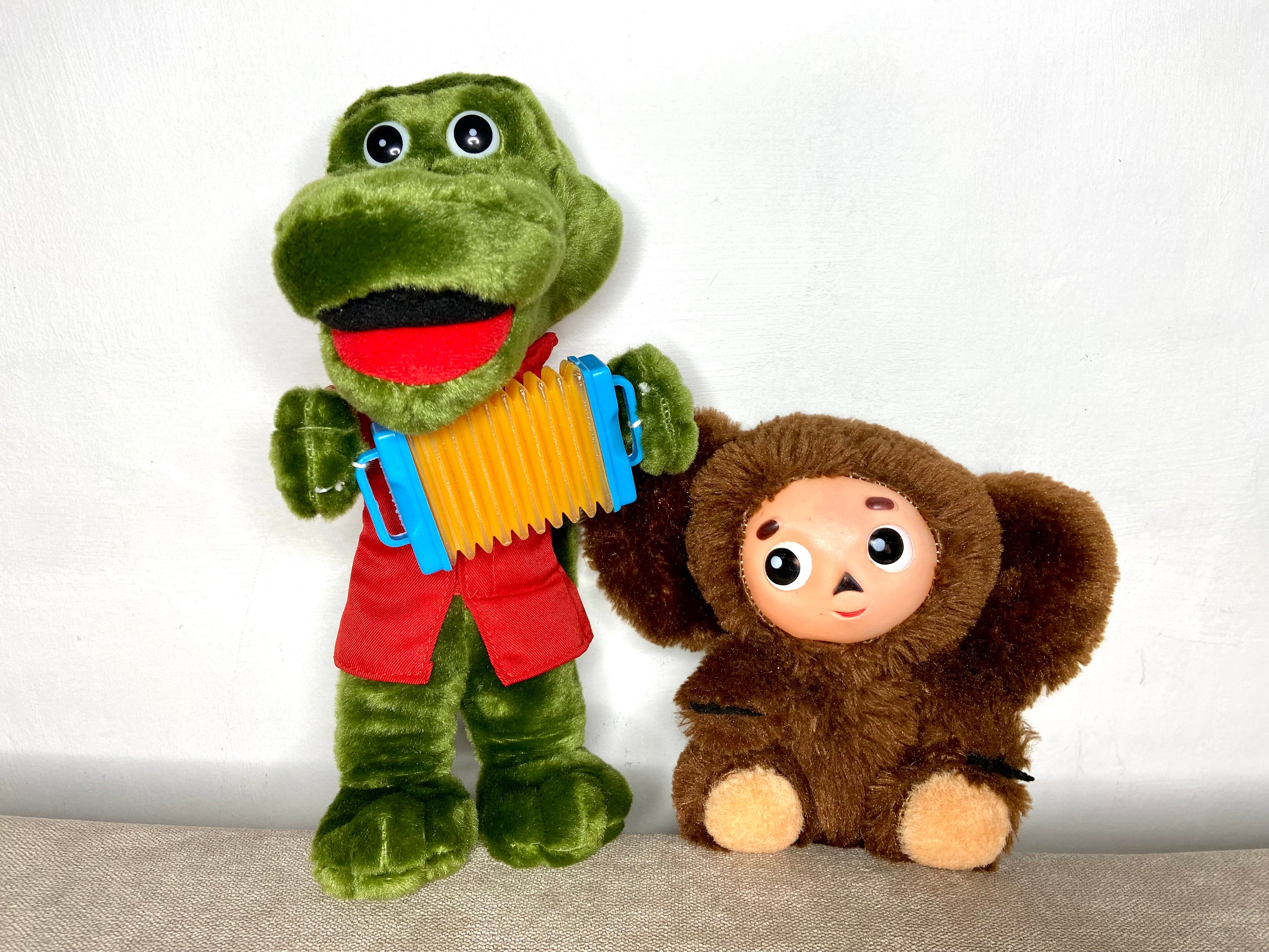 【guri guri】VINTAGE じゃらじゃらキーホルダー/動くベビーちゃん Cheburashka and Crocodile Gena Vintage Soviet Toy, Doll Made in