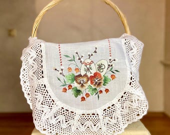 Easter embroidered Ukrainian cover towel for basket with pysanky, Ukraine linen cape basket with lace, Easter raner, orthodox Pascha gifts