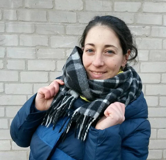 Pure Gray Wool blanket - vintage tartan scarf - fr