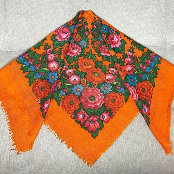 Ukrainian Vintage red bandana, Babushka Romanian Soviet scarf, Slavic floral Polish boho headscarf, top kokum masani wrap, Ukraine shop