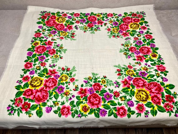 Ukrainian Floral woolen soviet white shawl, Vinta… - image 7