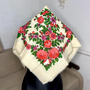 Ukrainian retro white wool bandana, russian boho head scarf top, Polish floral vintage shawl, Eastern European women's granny square shawl