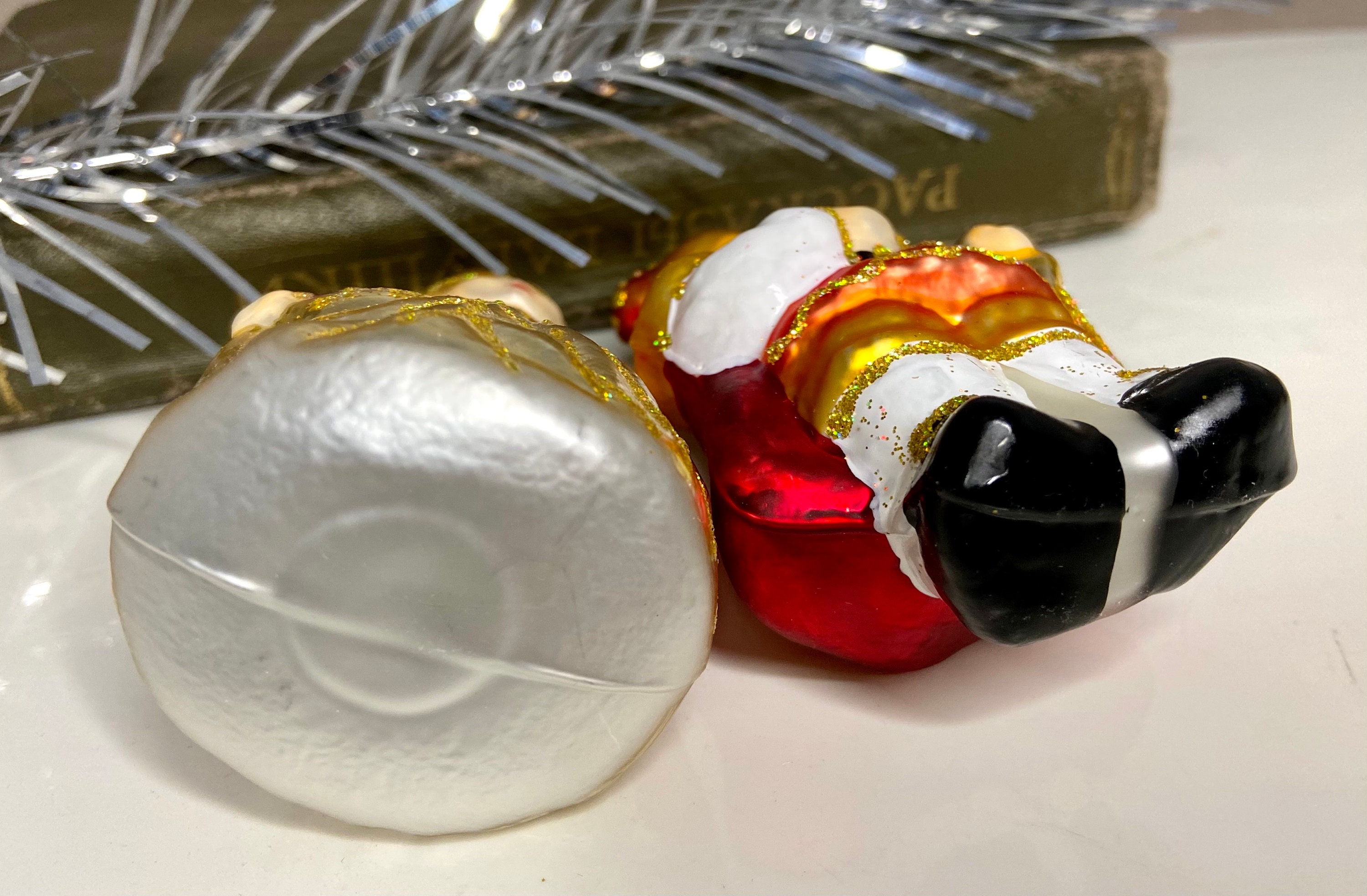 シンデレラ王子と王女のガラス製クリスマスオーナメント、ウクライナの