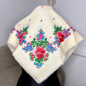 Foral Ukrainian wool beige shawl, USSR Russian Vintage headscarf, Boho Bridal square Shawl, Slavic babushka Shawl, folk Polish shawl