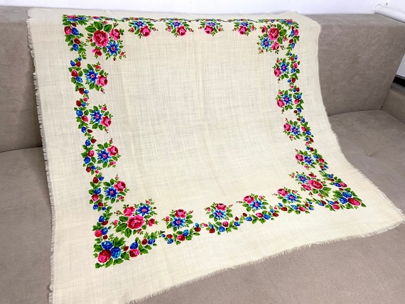 Ukrainian Floral woolen soviet white shawl, Vinta… - image 1
