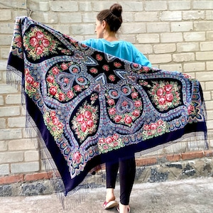 Ukrainian big blue piano shawl, Russian floral pavlovo posad fringed scarf, folk kokum shawl, Ukraine Gift for mom, large flamenco scarf