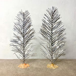 Liten vintage julgran i aluminium och silver, bordsfolie, evergleam glittergran, pom pom, konstgjorda koniska granar