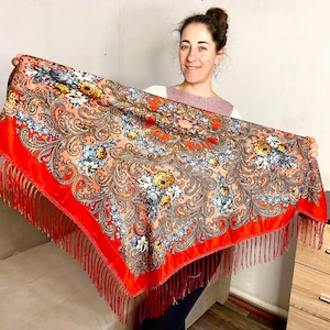 Ukrainian red piano shawl, Russian floral fringed scarf, folk babushka scarf, Traditional Hustka, Scarf with Tassels, Slavic Clothing