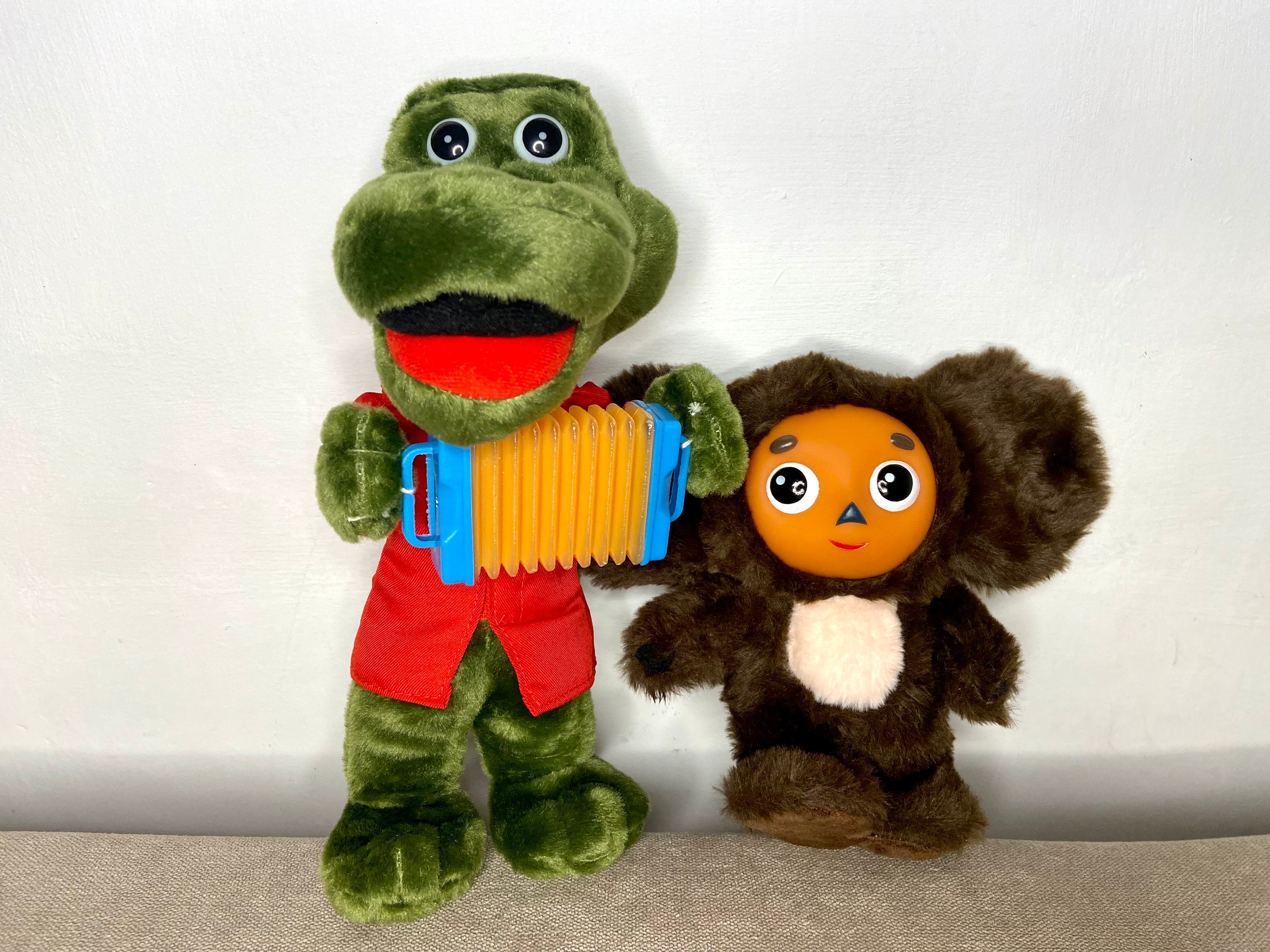 ミュージカルクロコダイルゲーナ人形とチェブラーシカ、ロシアの