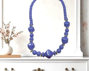 Vintage Periwinkle (Bluish Purple) Acrylic Lucite Necklace w Spring Ring Clasp