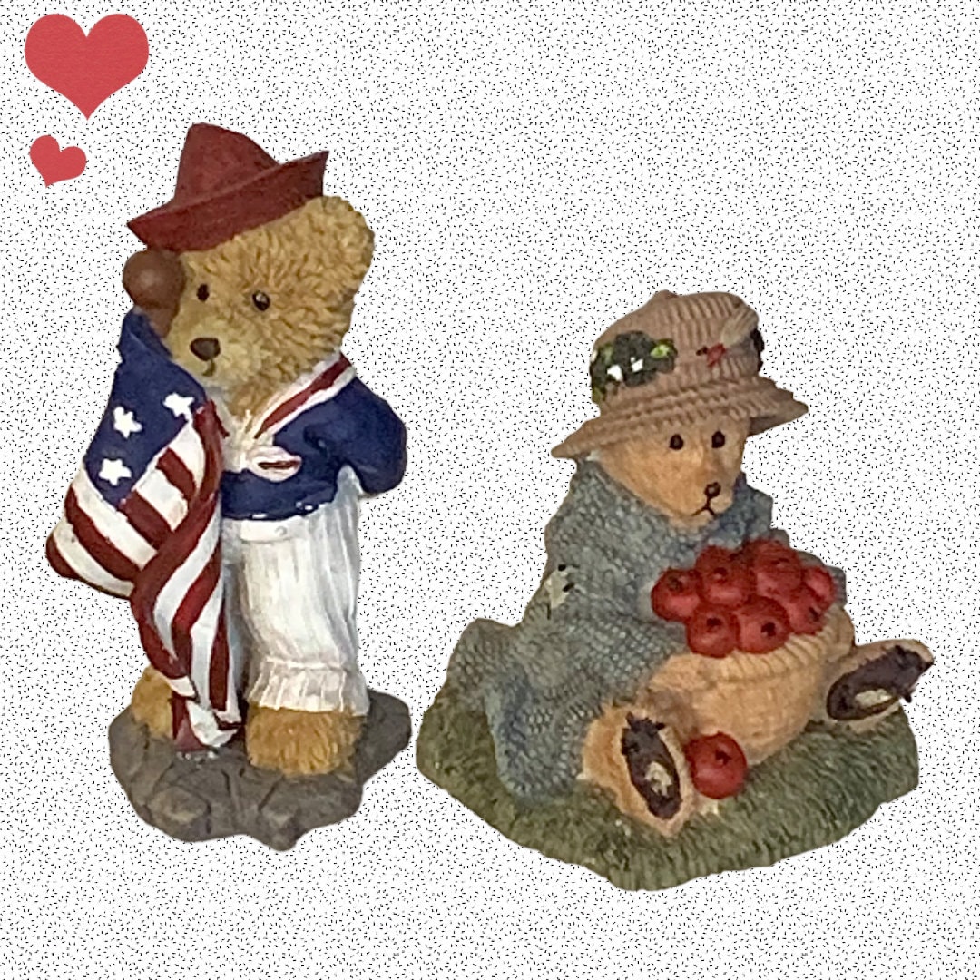 2 Resin Bear Figurines Patriotic July 4th Sailor & Sitting in Grass W