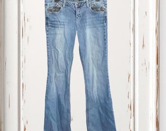 Vintage l.e.i. Faded Bootcut Jeans w Multicolored Embroidered Pockets Juniors 11