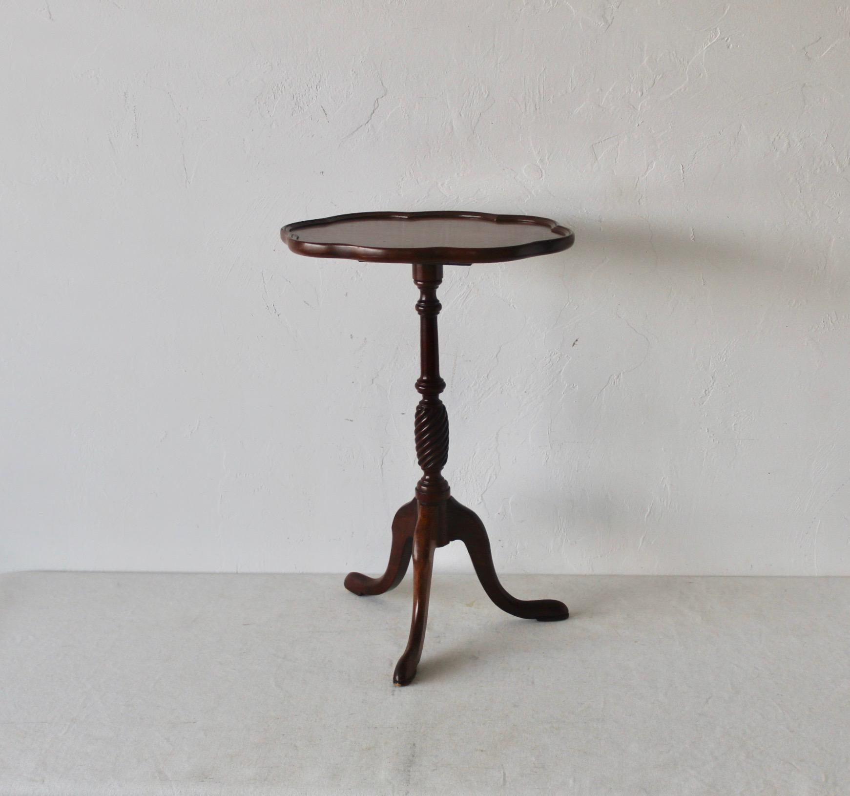 Brandt Furniture Scalloped Oval Tripod Cherry Candle Stand