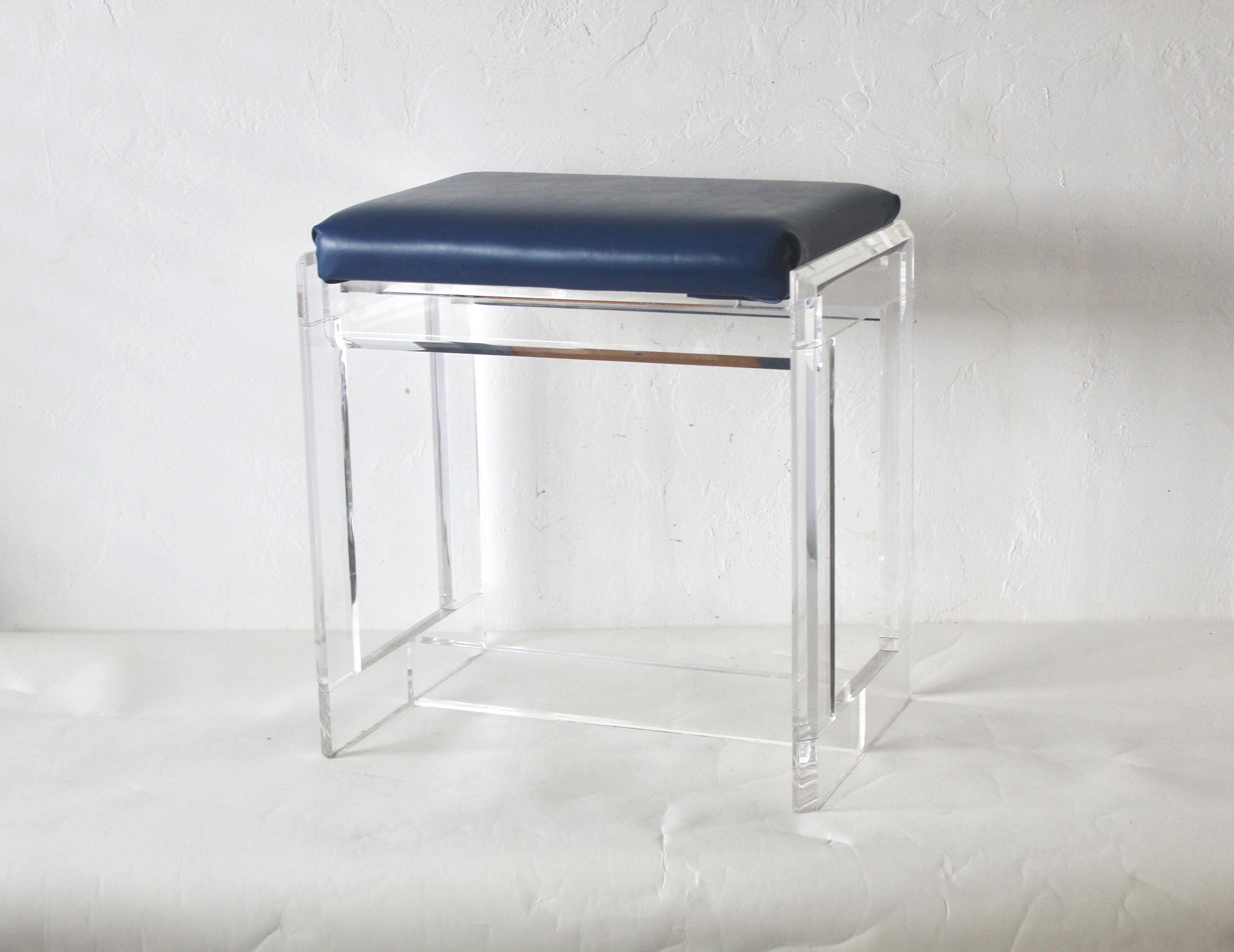 Charles Hollis Jones Style Mid-century Modern Sculptural Lucite