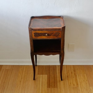 Vintage French Louis XV Style Bedside Cabinet Side Table with Marquetry