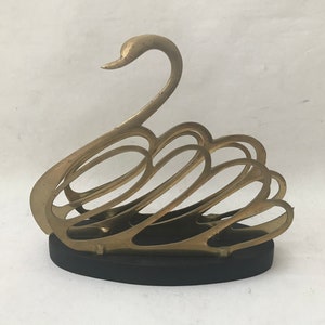 Porta revistas y cartas estilo cisne de latón de estilo Hollywood Regency