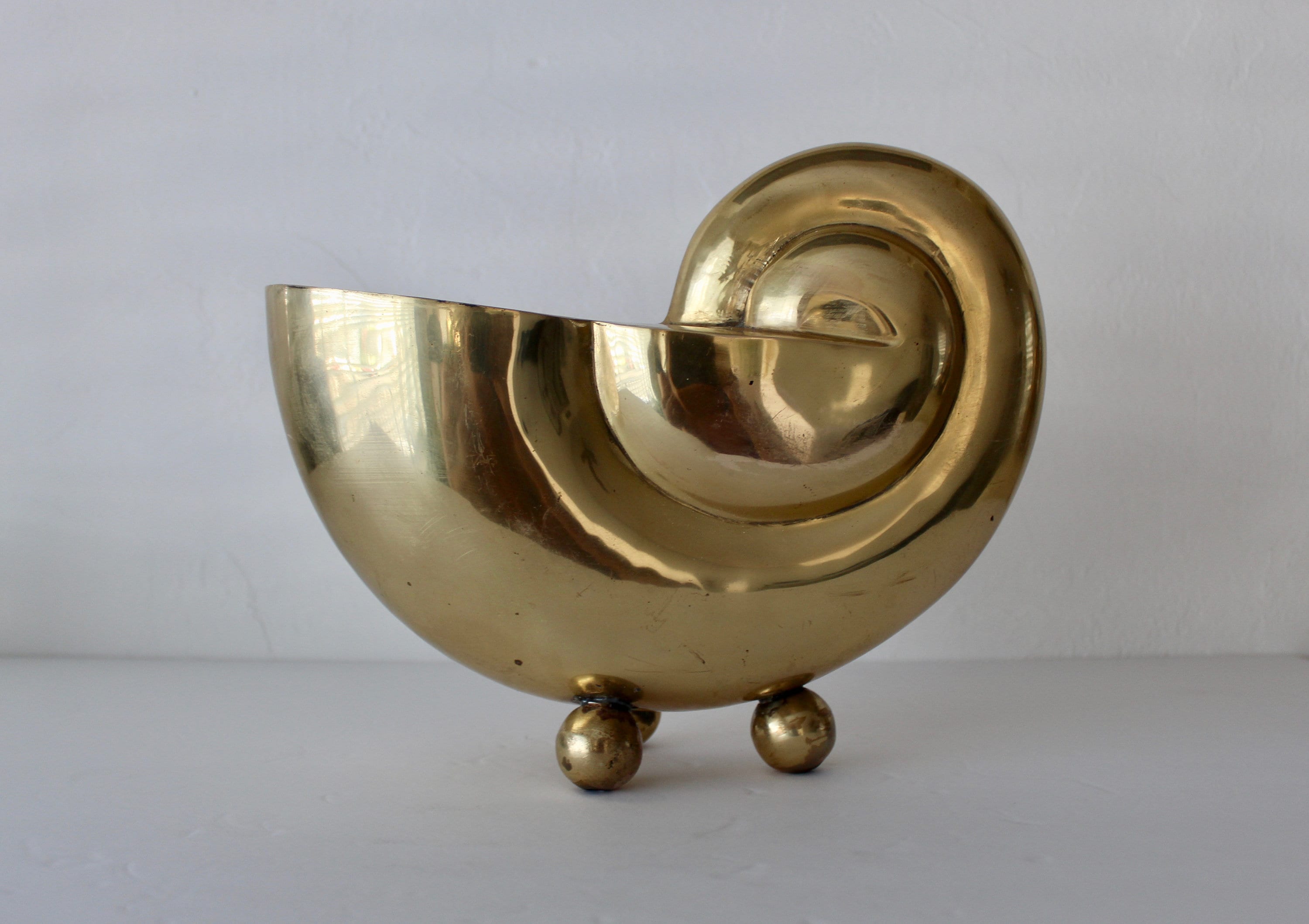 Modernest Mid Century Vintage Brass Nautilus Shell Planter Ball Feet in the  Style of Arthur Court 