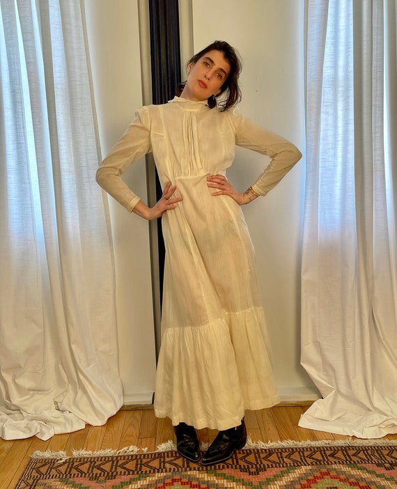 Edwardian Victorian white silk voile tea dress gow