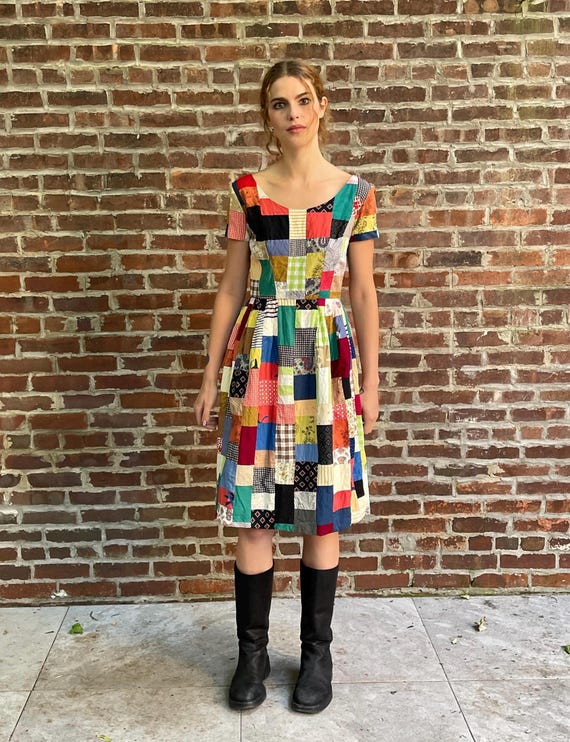 vintage 50s handmade quilt dress-hand sewn hand quilted colorful 40s 60s
